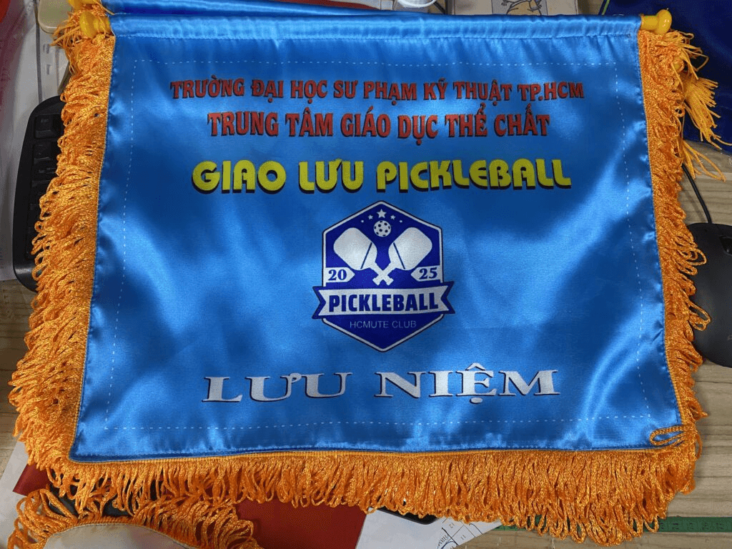 In cờ lưu niệm