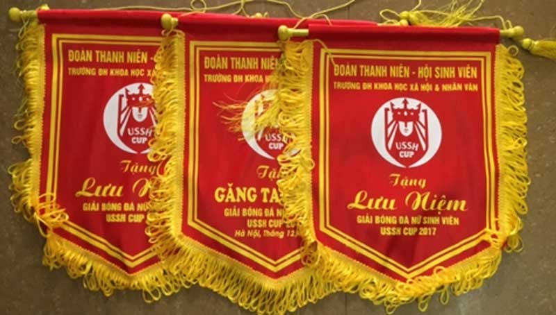Cờ lưu niệm giao lưu bóng đá: mẫu đẹp cho giải đấu và câu lạc bộ